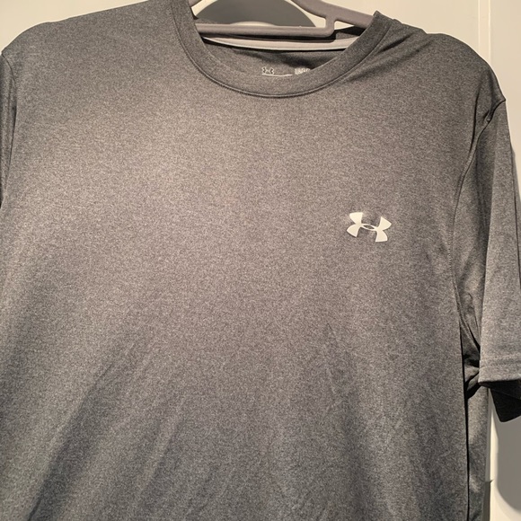 under armour heat gear loose fit shirt